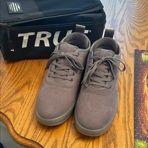 Men's True Footwear Golf Shoes size 10.5 NEW